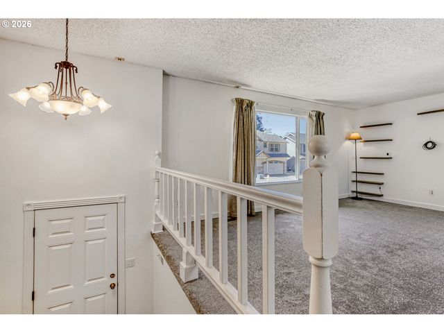 18801 Ne CLACKAMAS St, Portland, OR 97230
