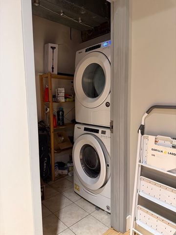 111 Beach St 2E, Boston, MA 02111