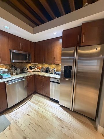111 Beach St 2E, Boston, MA 02111