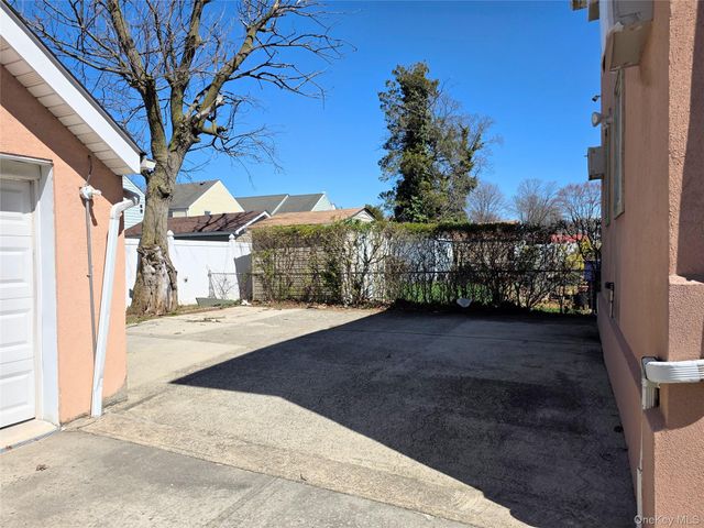 21923 114th Road, Cambria Heights, NY 11411