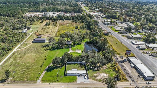 30054 N Range Rd, Livingston, LA 70754