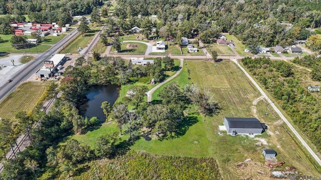 30054 N Range Rd, Livingston, LA 70754