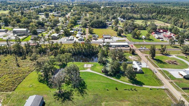 30054 N Range Rd, Livingston, LA 70754