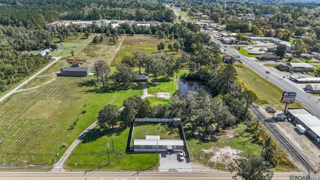 30054 N Range Rd, Livingston, LA 70754