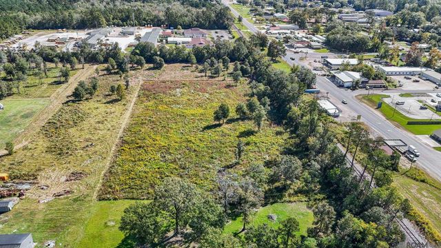 30054 N Range Rd, Livingston, LA 70754