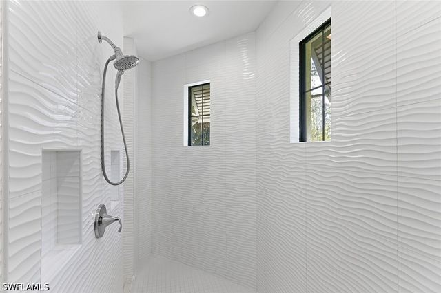 4199 11th AVE SW, Naples, FL 34116