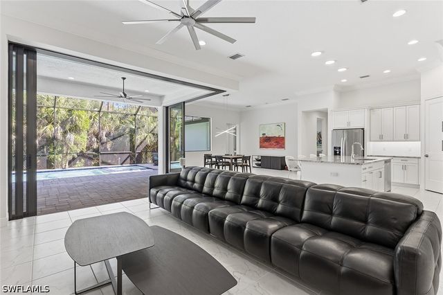 4199 11th AVE SW, Naples, FL 34116