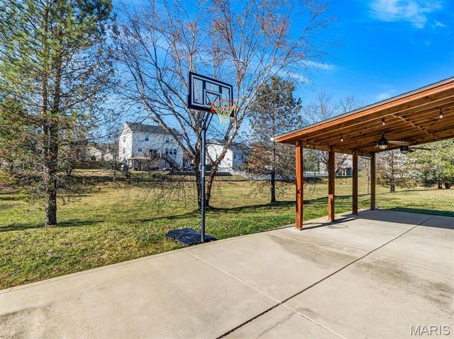 715 Ashton Way Circle, Eureka, MO 63025