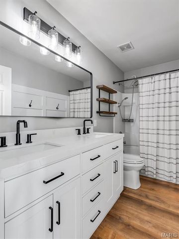 715 Ashton Way Circle, Eureka, MO 63025