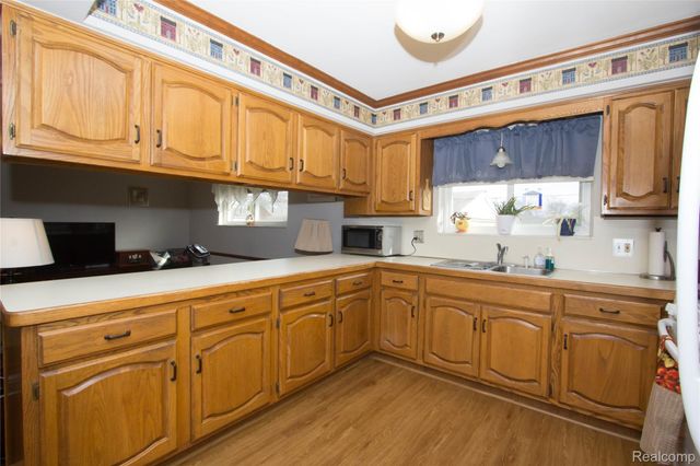 30208 Maplegrove Street, St. Clair Shores, MI 48082