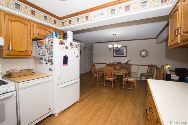 30208 Maplegrove Street, St. Clair Shores, MI 48082