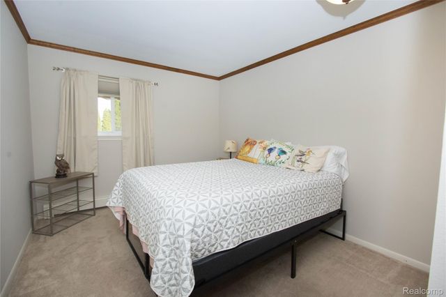 30208 Maplegrove Street, St. Clair Shores, MI 48082