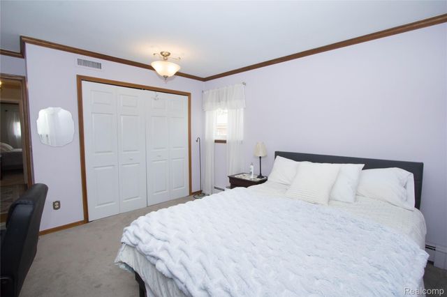 30208 Maplegrove Street, St. Clair Shores, MI 48082