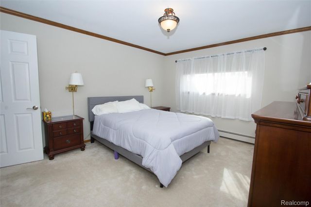 30208 Maplegrove Street, St. Clair Shores, MI 48082