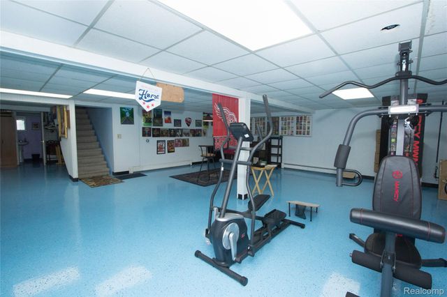 30208 Maplegrove Street, St. Clair Shores, MI 48082