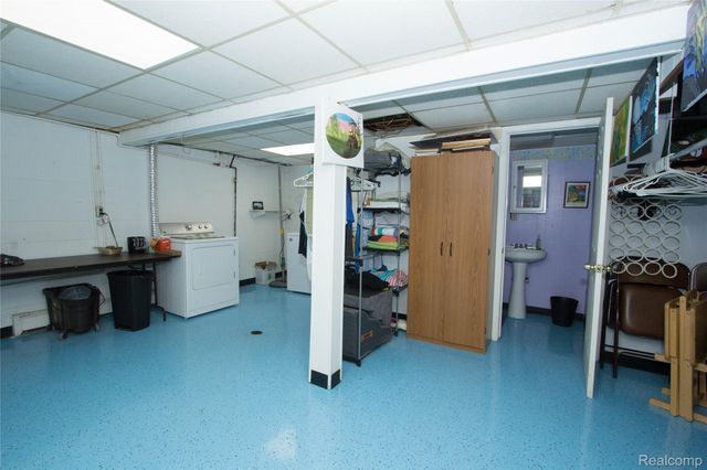 30208 Maplegrove Street, St. Clair Shores, MI 48082