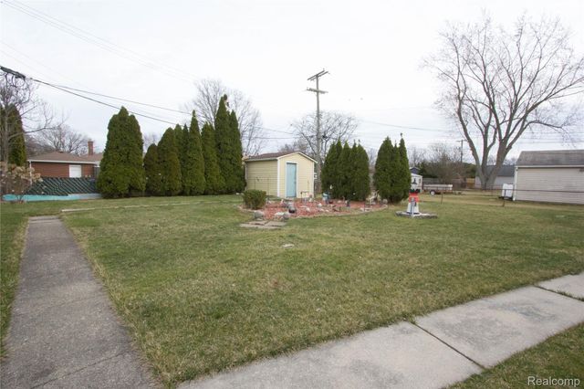 30208 Maplegrove Street, St. Clair Shores, MI 48082
