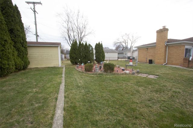 30208 Maplegrove Street, St. Clair Shores, MI 48082