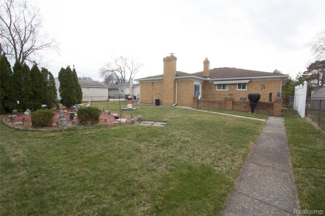 30208 Maplegrove Street, St. Clair Shores, MI 48082