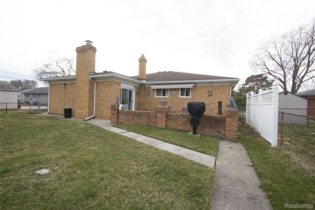 30208 Maplegrove Street, St. Clair Shores, MI 48082