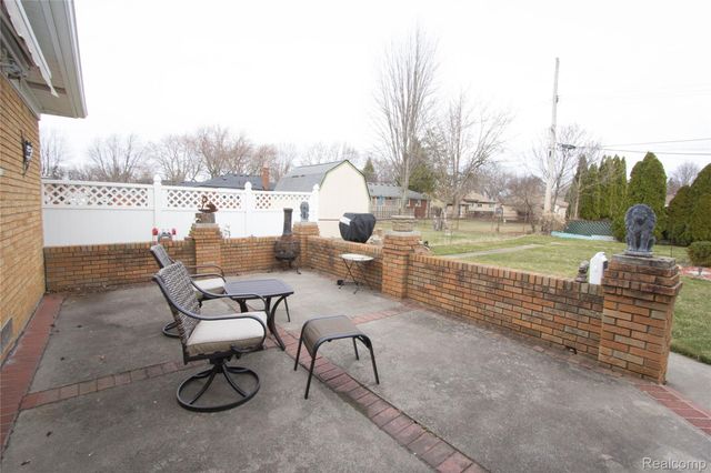 30208 Maplegrove Street, St. Clair Shores, MI 48082