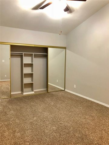 714 E Wall Street 111, Grapevine, TX 76051