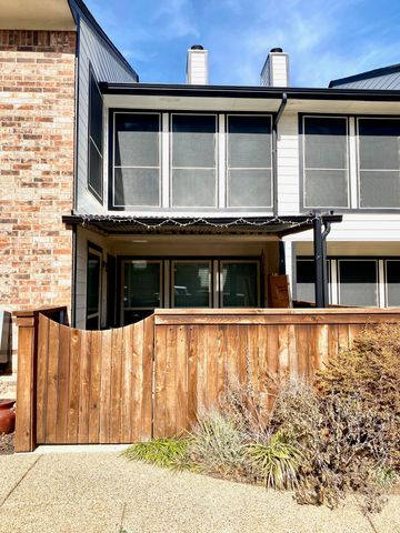 714 E Wall Street 111, Grapevine, TX 76051