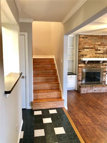 714 E Wall Street 111, Grapevine, TX 76051