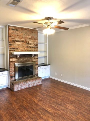 714 E Wall Street 111, Grapevine, TX 76051