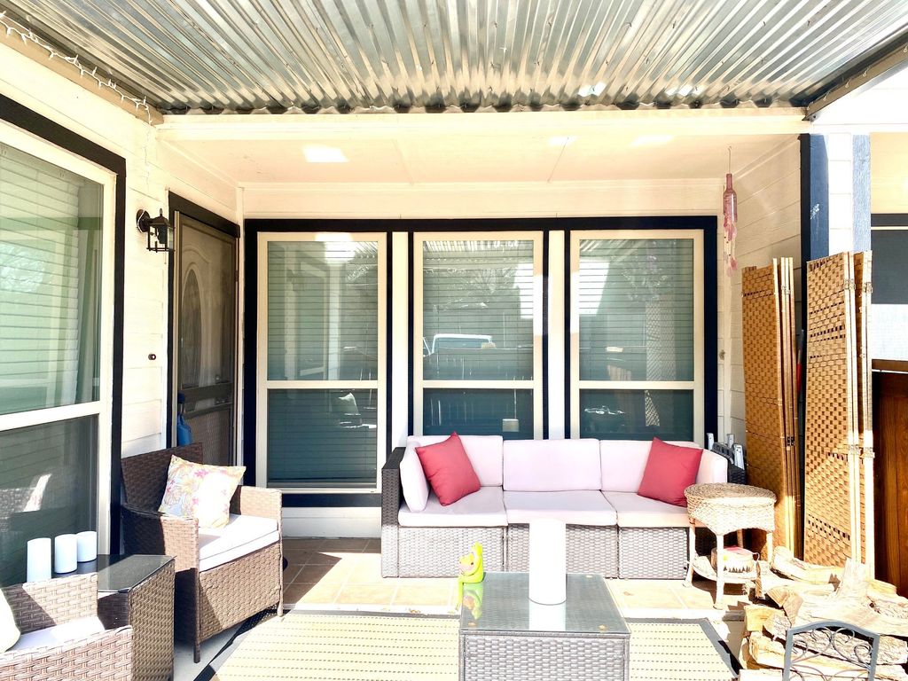 714 E Wall Street 111, Grapevine, TX 76051