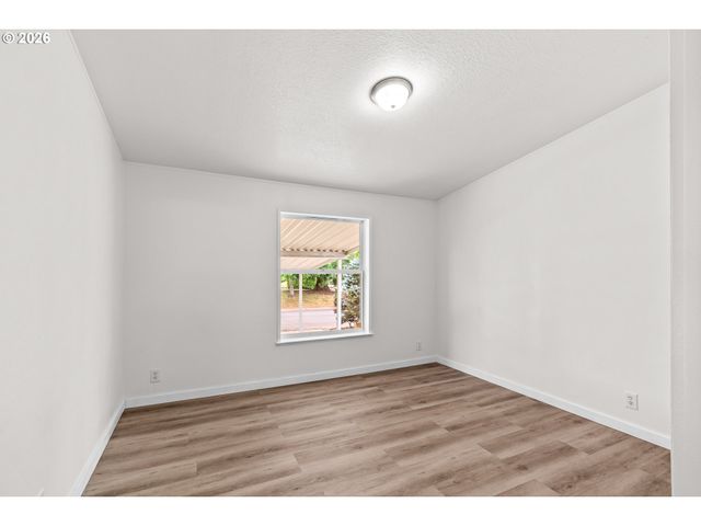 2333 N TERRY St 60, Eugene, OR 97402