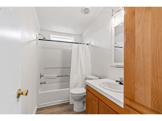 2333 N TERRY St 60, Eugene, OR 97402