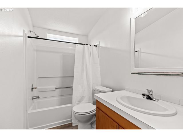 2333 N TERRY St 60, Eugene, OR 97402