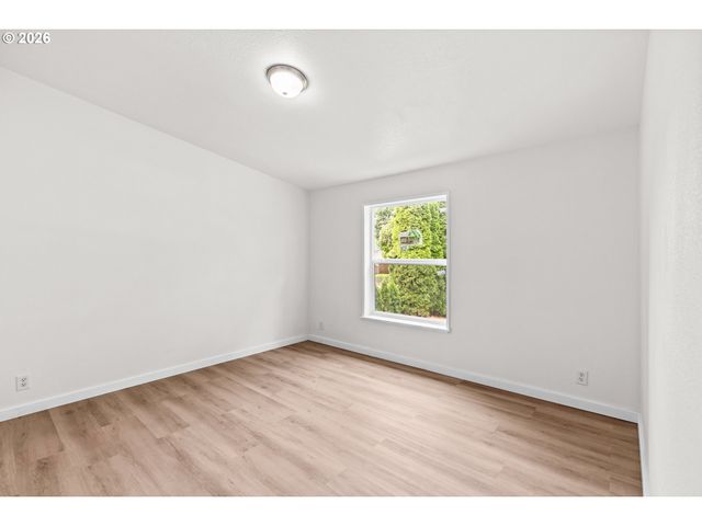 2333 N TERRY St 60, Eugene, OR 97402