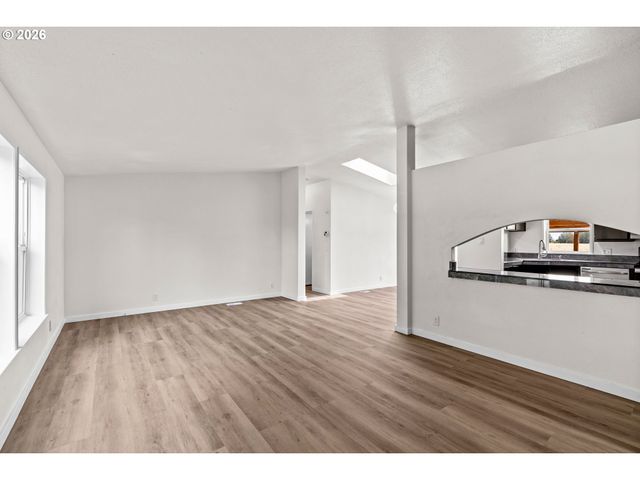 2333 N TERRY St 60, Eugene, OR 97402