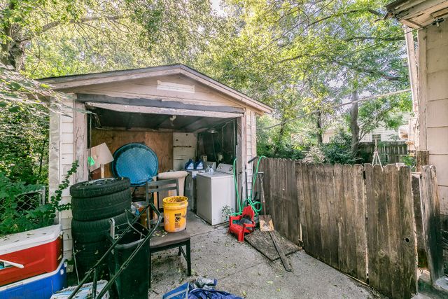 2100 N Riverside Drive, Fort Worth, TX 76111