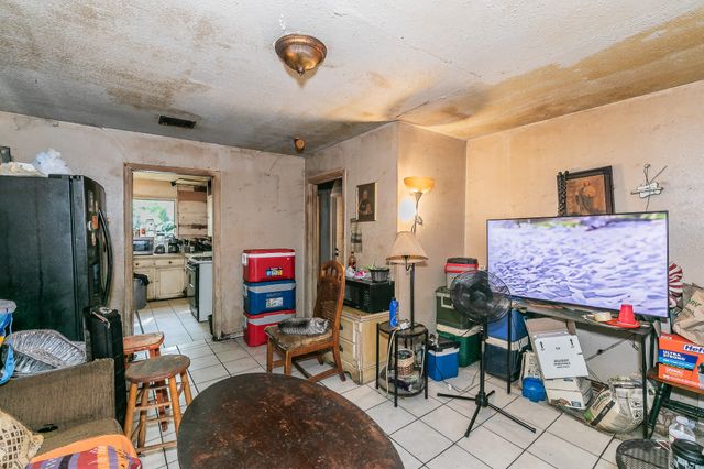 2100 N Riverside Drive, Fort Worth, TX 76111