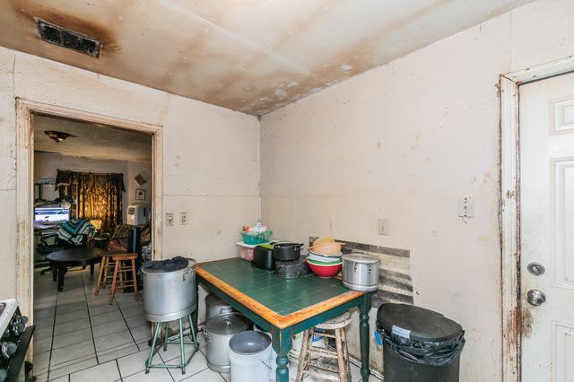 2100 N Riverside Drive, Fort Worth, TX 76111