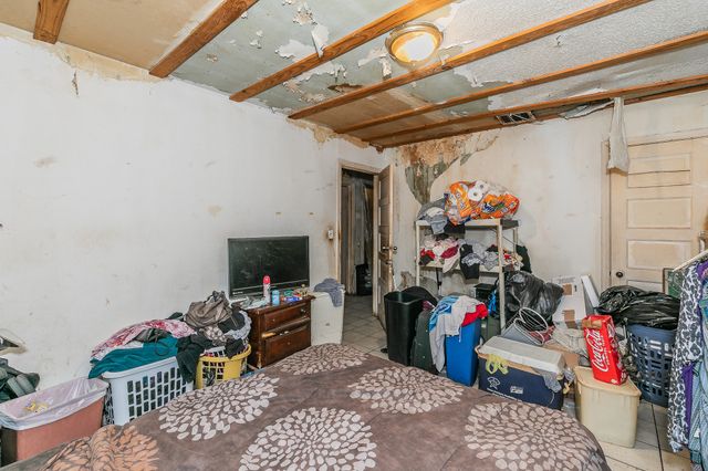 2100 N Riverside Drive, Fort Worth, TX 76111