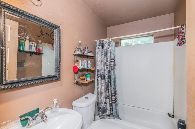 2100 N Riverside Drive, Fort Worth, TX 76111