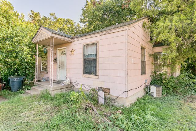 2100 N Riverside Drive, Fort Worth, TX 76111