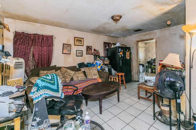 2100 N Riverside Drive, Fort Worth, TX 76111