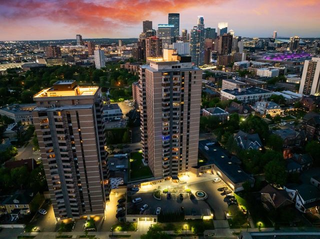 400 Groveland Avenue 708, Minneapolis, MN 55403