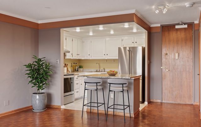 400 Groveland Avenue 708, Minneapolis, MN 55403