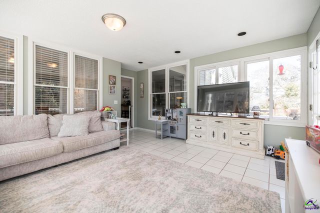 108 Falcon Crest, Warner Robins, GA 31088