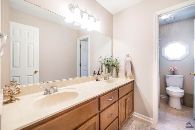 108 Falcon Crest, Warner Robins, GA 31088