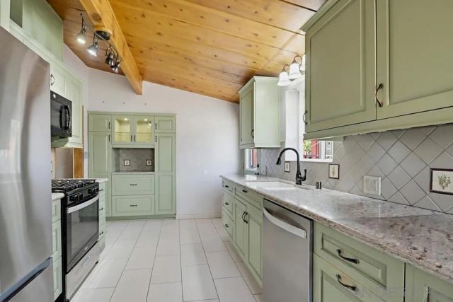 3956 El Canto, Spring Valley, CA 91977