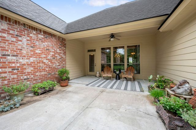 440 S Club Ave, St Gabriel, LA 70776