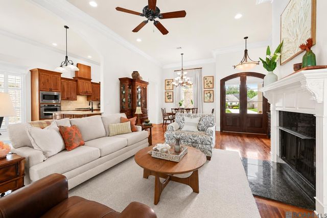 440 S Club Ave, St Gabriel, LA 70776
