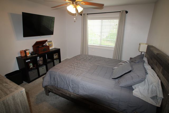 110 Village Creek Drive 110, Lake In The Hills, IL 60156